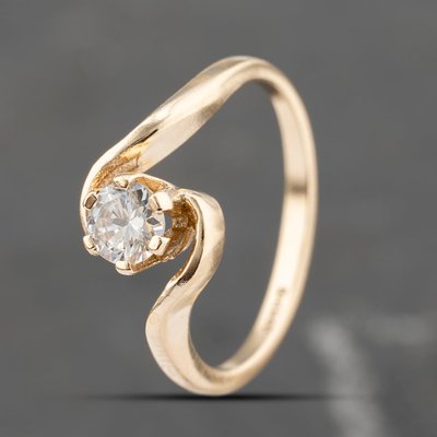 Second Hand 9ct Yellow Gold Cubic Zirconia Twist Solitaire Ring