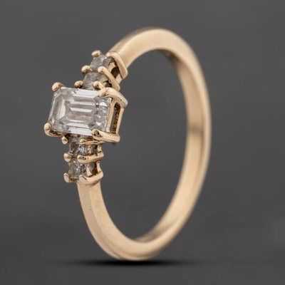 Second Hand 9ct Yellow Gold Cubic Zirconia Emerald Cut Centre Stone Five Stone Ring