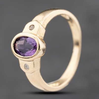 Second Hand 9ct Yellow Gold Amethyst Oval Three Stone Ring