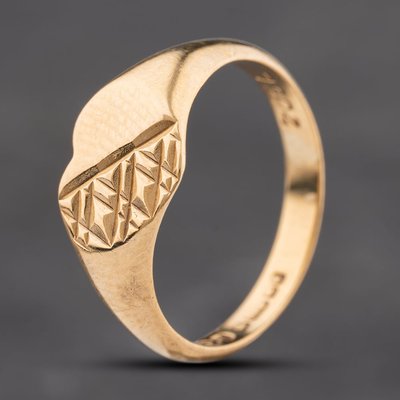Second Hand 9ct Yellow Gold Heart Signet Ring 41104188