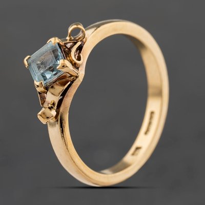 Second Hand Vintage 9ct Yellow Gold Aquamarine Set Dress Ring 41104325