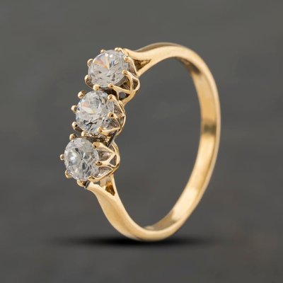 Second Hand 9ct Yellow Gold Cubic Zirconia Three Stone Ring 41104402