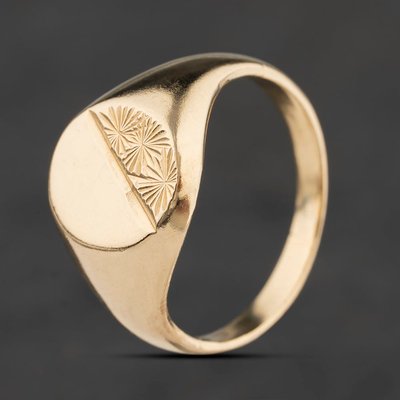 Second Hand 9ct Yellow Gold Oval Diamond Cut Half Patterned Signet Ring 41104642
