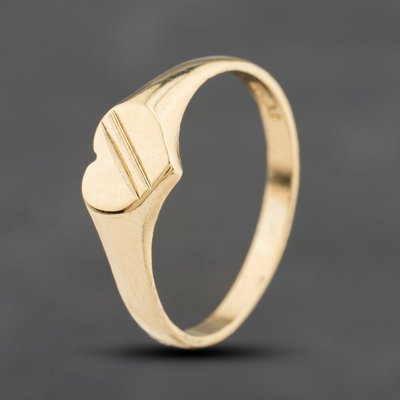 Second Hand 9ct Yellow Gold Heart Engraved Signet Ring 41104773