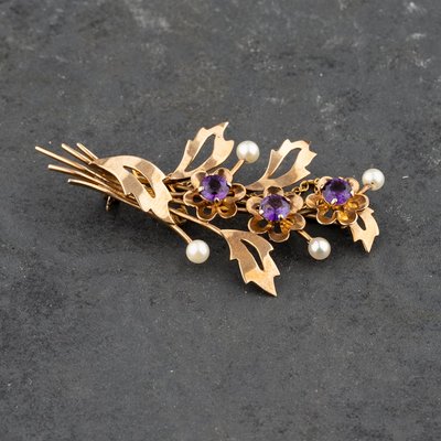 Second Hand 9ct Yellow Gold Amethyst & Akoya Cultured Pearl Foliate Brooch 41131137