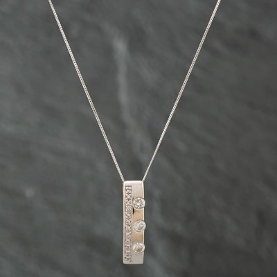 Second Hand 9ct White Gold Brilliant Cut Diamond Oblong Bar Pendant & 18 Inch Curb Chain