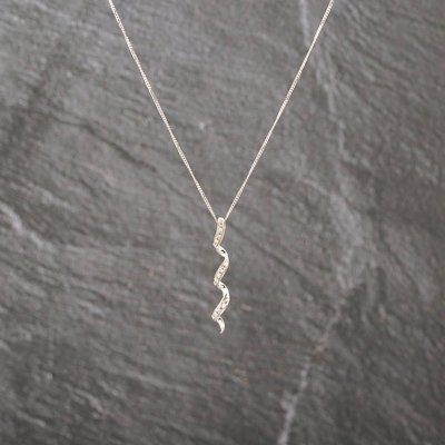 Second Hand 9ct White Gold 0.10ct Diamond Set Pendant & 18 Inch Curb Chain