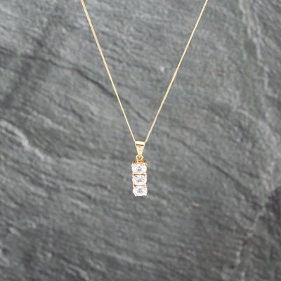 Second Hand 9ct Yellow Gold Cubic Zirconia 3 Stone Dropper Pendant & 18 Inch Curb Chain