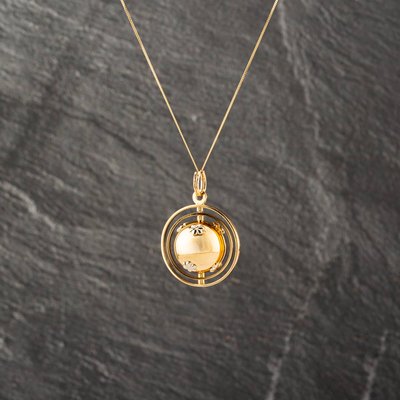 Second Hand Vintage Two Colour Gold Swivel Ball Pendant & 18 Inch Curb Chain 41143185