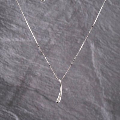 Second Hand 9ct White Gold Brilliant Cut Diamond Bar Pendant & 16-18 Inch Box Chain 41143282
