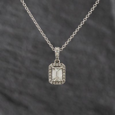 Second Hand 18ct White Gold Diamond Cluster Pendant & 18 Inch Trace Chain 41143436