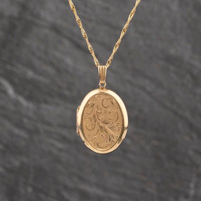 Second Hand 9ct Yellow Gold Oval Hand Engraved Locket Pendant & 18 Inch Curb Chain 41143521