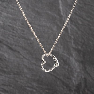 Second Hand 9ct White Gold Open Heart Pendant & 18 Inch Curb Chain 41143591