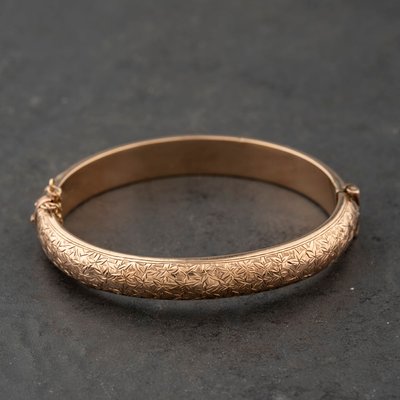 Second Hand Antique 9ct Rose Gold Hand Engraved Flower Pattern Small Hinged Bangle 41211438