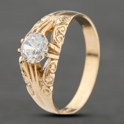 Second Hand 9ct Yellow Gold Cubic Zirconia Single Stone Signet Ring