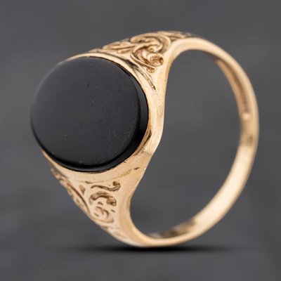 Second Hand 9ct Yellow Gold Onyx Oval Signet Ring 41342394