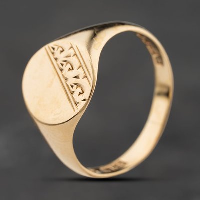 Second Hand 9ct Yellow Gold Oval Half Engraved Signet Ring 41342430