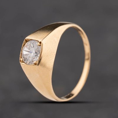 Second Hand 9ct Yellow Gold Cubic Zirconia Single Stone Signet Ring 41342438