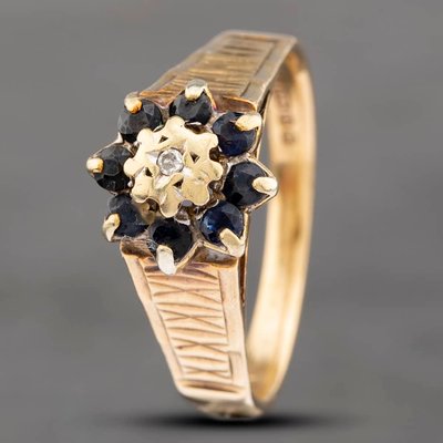Second Hand Vintage 9ct Yellow Gold Sapphire & Diamond Engraved Shoulders Cluster Ring