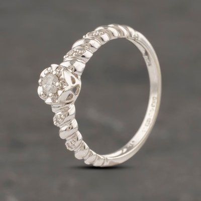 Second Hand 9ct White Gold 0.15ct Brilliant Cut Diamond Shoulder Set Solitaire Ring