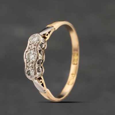 Second Hand Vintage Yellow Gold 0.20ct Diamond Three Stone Ring 41383337