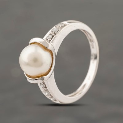 Second Hand 9ct White Gold Cultured Pearl & Diamond Dress Ring