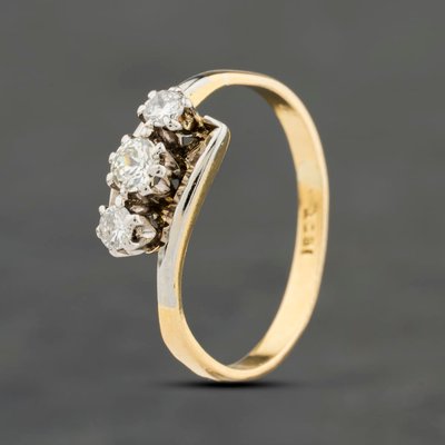 Second Hand Vintage Yellow Gold Brilliant Cut Diamond Twist Three Stone Ring 41383995