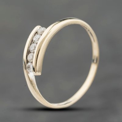 Second Hand 9ct White Gold Diamond Tenstion Set Crossover Five Stone Ring 41384200