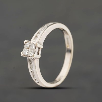 Second Hand 9ct White Gold 0.33ct Diamond Cluster Ring 41384466