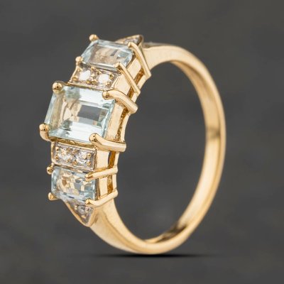 Second Hand 9ct Yellow Gold Aquamarine & 0.01ct Diamond Dress Ring 41384683