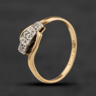 Second Hand 9ct Yellow Gold Diamond Twist Three Stone Ring 41384697