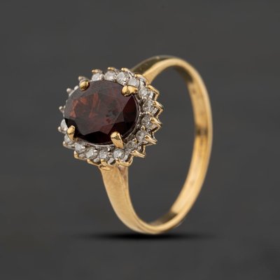 Second Hand 9ct Yellow Gold Diamond Oval Cluster Ring 41384741