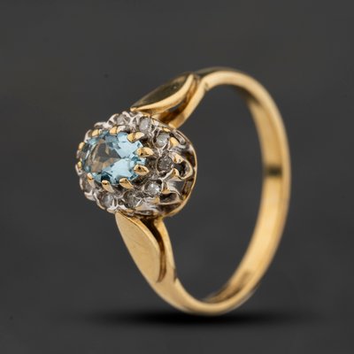 Second Hand 9ct Yellow Gold Aquamarine & Diamond Oval Cluster Ring 41384766