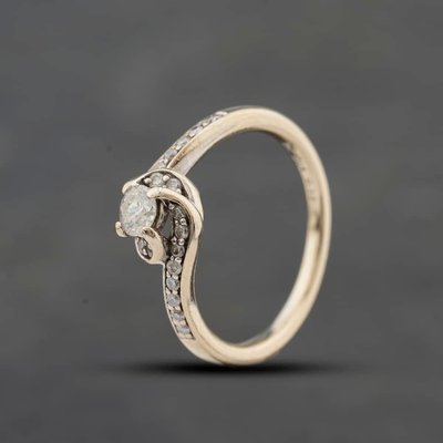 Second Hand White Gold 0.33ct Brilliant Cut Diamond Twist Shoulder Set Solitaire Ring 41384842