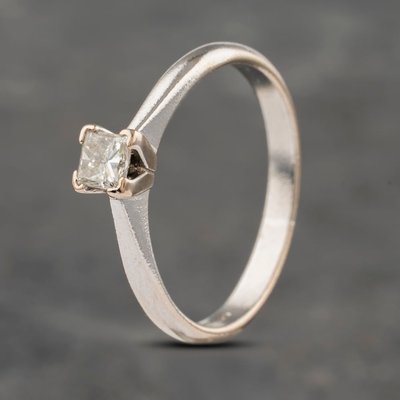 Second Hand 18ct White Gold 0.25ct Princess Cut Diamond Solitaire Ring 41482033