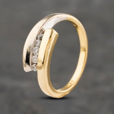 Second Hand 18ct Two Colour Gold 0.15ct Brilliant Cut Diamond Crossover Five Stone Ring 41482055