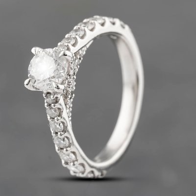 Second Hand Platinum Certificated 1.00ct Brilliant Cut Diamond Shoulder Set Solitaire Ring 41482273