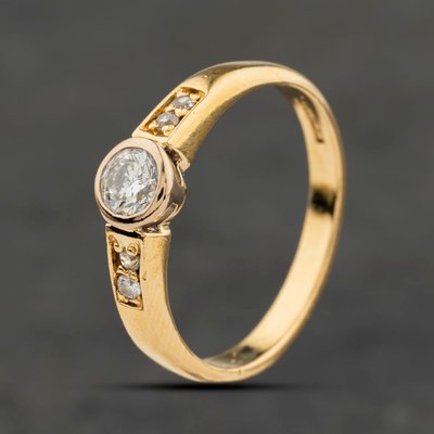 Second Hand 18ct Yellow Gold 0.25ct Diamond Rubover Shoulder Set Solitaire Ring 41482553