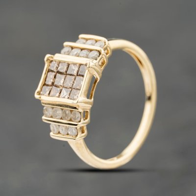 Second Hand 9ct Yellow Gold Diamond Oblong Diamond Set Shoulders Cluster Ring 41482666