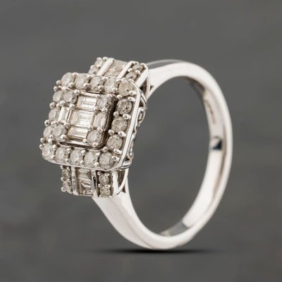 Second Hand 14ct White Gold 0.75ct Diamond Large Oblong Cluster Ring 41482800