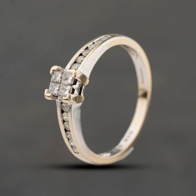 Second Hand 18ct White Gold 0.33ct Diamond Shoulder Set Square Cluster Ring 41482814