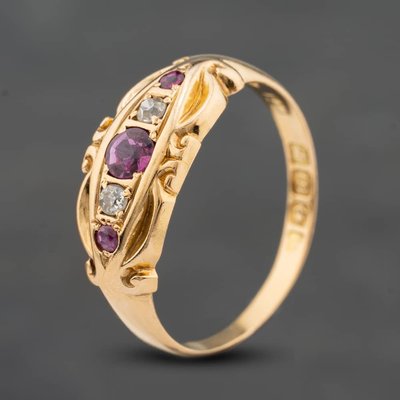 Second Hand Vintage 18ct Yellow Gold Ruby & 0.06ct Diamond Five Stone Ring 41483027