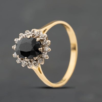 Second Hand Vintage 18ct Yellow Gold Sapphire & 0.16ct Diamond Oval Cluster Ring 41483037