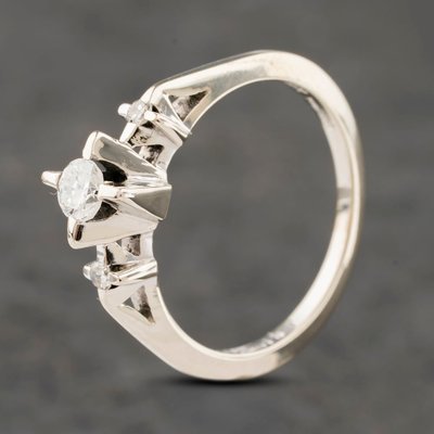 Second Hand 9ct White Gold 0.20ct Brilliant Cut Diamond Solitaire Ring 43121101