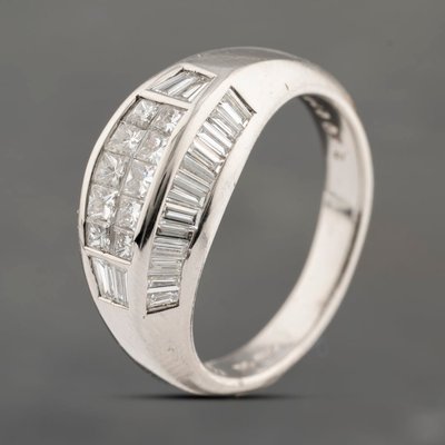 Second Hand Platinum 1.25ct Diamond Graduated Band Ring 43121295
