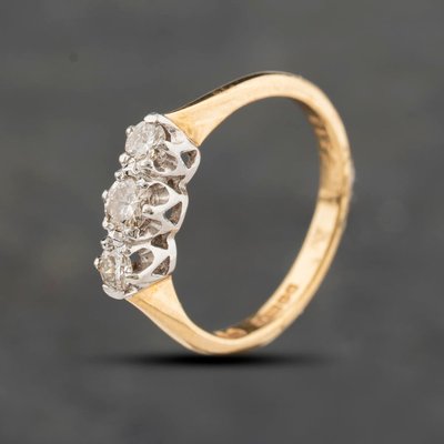 Second Hand 9ct Yellow Gold 0.30ct Brilliant Cut Diamond Three Stone Ring 43121328