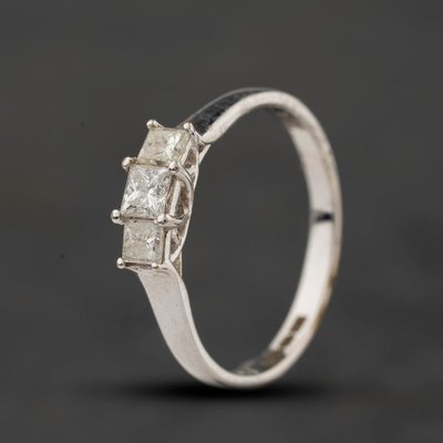 Second Hand 18ct White Gold 0.50ct Princess Cut Diamond Three Stone Ring 43121353