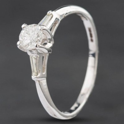 Second Hand 9ct White Gold 0.50ct Brilliant Cut Diamond Solitaire Ring 4312354
