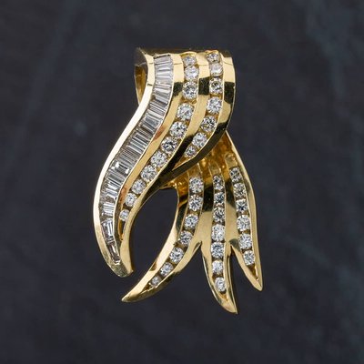 Second Hand 18ct Yellow Gold 1.90ct Diamond Baguette And Brilliant Cut Multi-Strand Loose Pendant 4314044