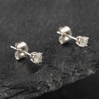 Second Hand 14ct White Gold 0.25ct Brilliant Cut Diamond Stud Earrings 43171144
